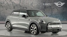 MINI Hatchback 1.5 Cooper Exclusive 5dr Auto [Comfort/Nav Pack] Petrol Hatchback